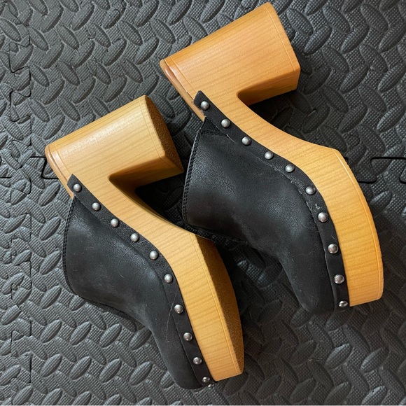 MIA black clogs size 8 NWOT - Picture 4 of 4